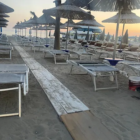 Aura 101 Vendégház Durrës